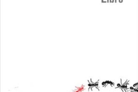 Se enganchan la génesis de la escritura con lo escrito: el pueblo que le corría por las venas.veneno en los ojos.” 